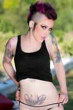Rizzo Ford Extreme Tattooed Babe 02