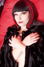Gothic Vampire Babe 03