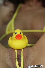 The duck and the yellow bikini 06