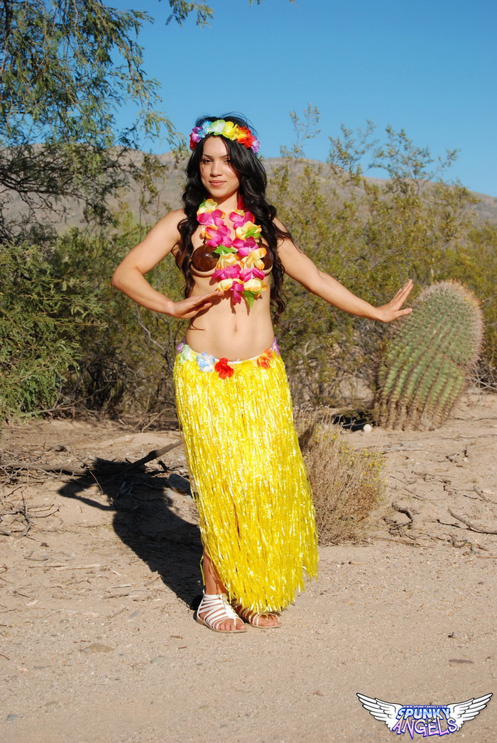 SpunkyAngels: Stunning Tease Tianna Shows Off Her Tight Body In Her Skimpy Hula Outfit Outdoors