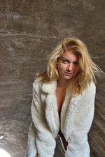 Arya Strips In Public 16