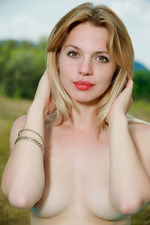 Sexy Russian blonde Elisa Liv 11