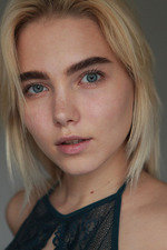 Presenting Scarlet 04