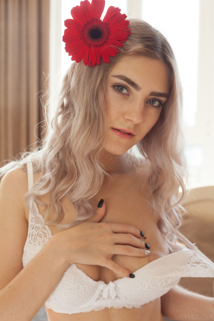 Gorgeous Russian blonde Eva Elfie