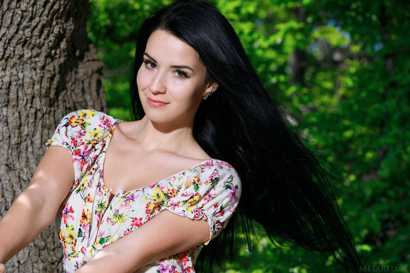 Hot Teen Lola Marron Naked In The Nature