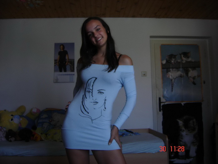 Amateur Photos of young Beautiful Girls 