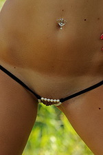 Black hair beauty in bikini 04