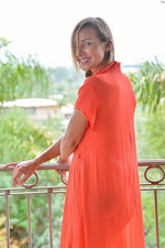 Courtney see trough me 02