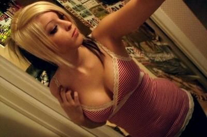 Amateur teens taking selfies