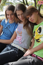 Cute Lesbian Teen Babes 00