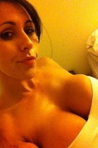 Blonde MILF spreads her twat on cam