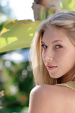 Sexy Blonde Teen Anjelica 01